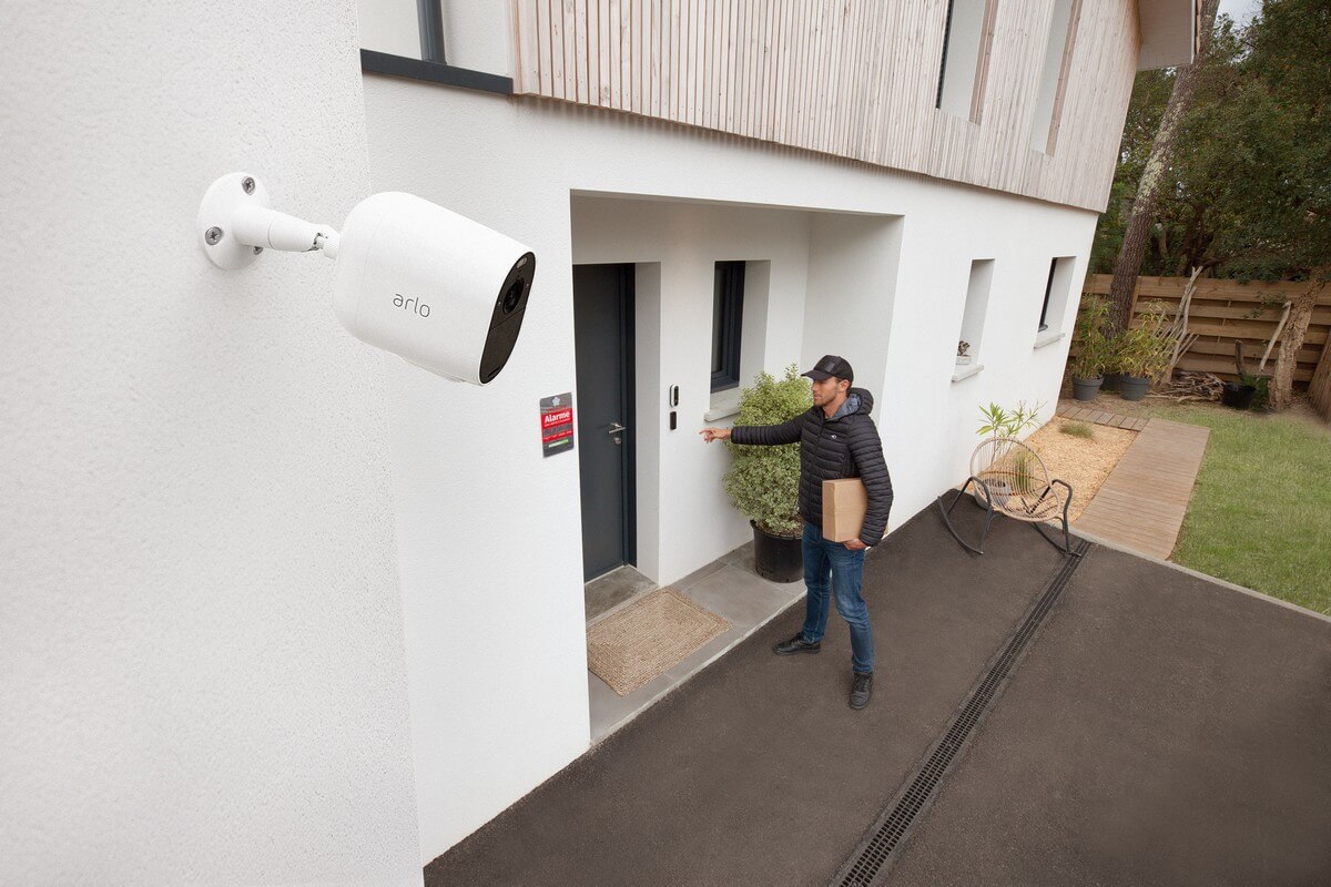 Caméra de surveillance destinée à protéger les logements