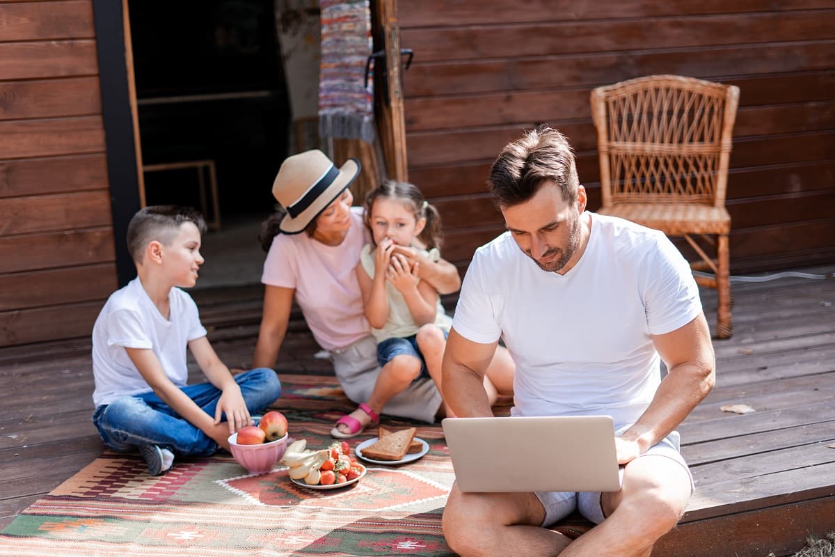 Peu de gens le savent mais cet accessoire très pratique est inclus gratuitement avec une Freebox - pensez à le demander